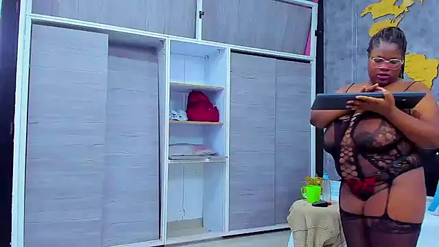 Maiam  Rossi online show from October 2025 12:46:02 PM