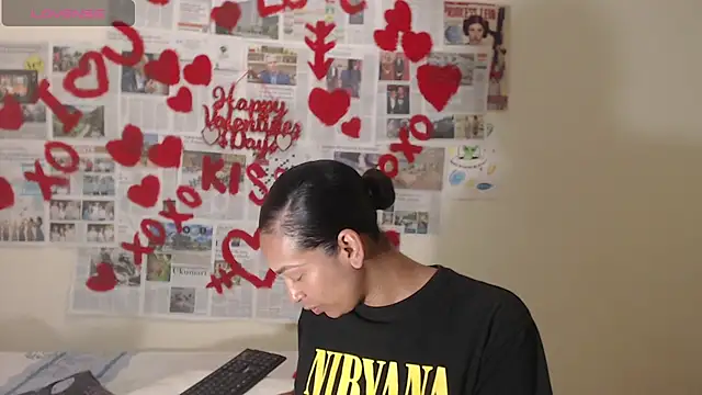 DonnaDidiamantti online show from February 2026 09:49:01 PM