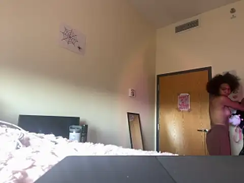 luvrgrllani online show from November 2025 07:24:01 PM