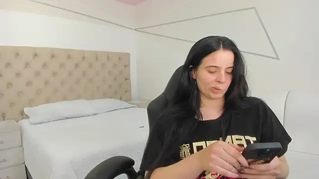 Snapshot of ChannelWhite_ chatting on September 2025 10:36:01 PM ChannelWhite online show from September 2025 10:36:01 PM