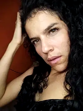 lucerocutte online show from April 2026 03:00:02 AM