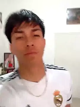 LUISSLEONN0958 online show from November 2025 09:09:01 PM