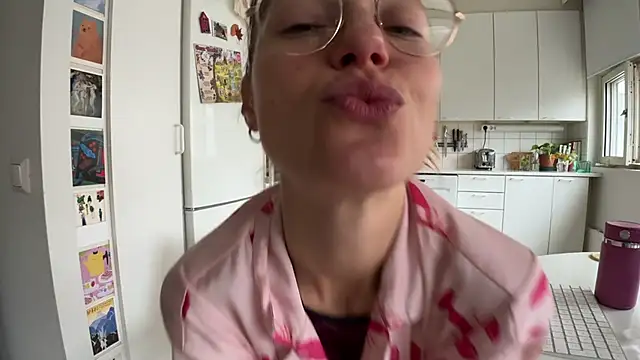 Scorpion Peach online show from November 2025 10:15:02 AM