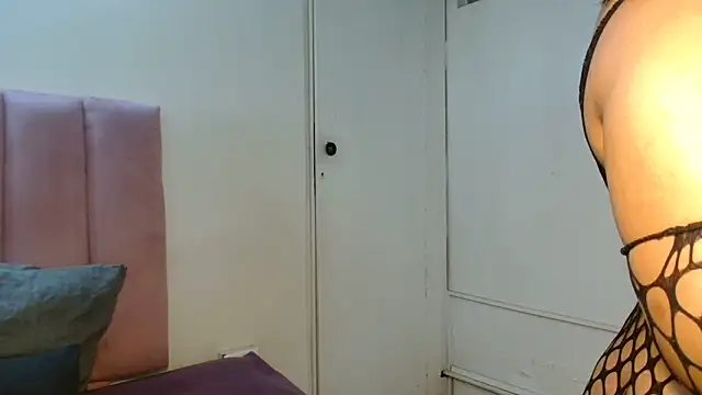 RoxyLuv77 online show from September 2025 08:05:01 AM