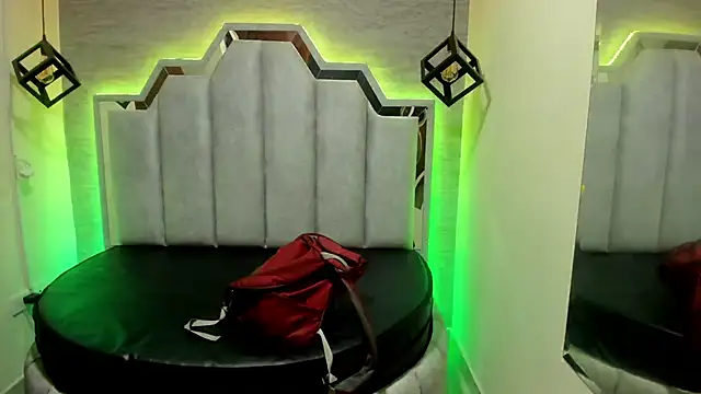  Emily rosee  online show from October 2025 11:29:02 AM