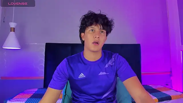 Leo Savage  online show from September 2025 04:01:02 AM