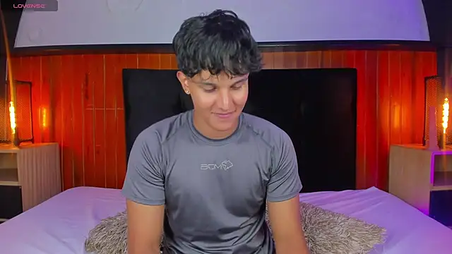 Leo Savage  online show from September 2025 08:00:02 PM