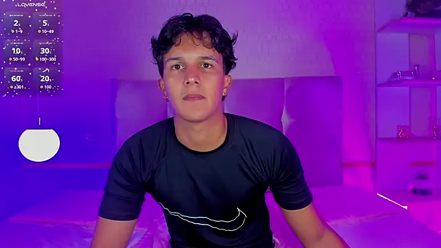 Leo Savage  online show from September 2025 04:27:01 AM