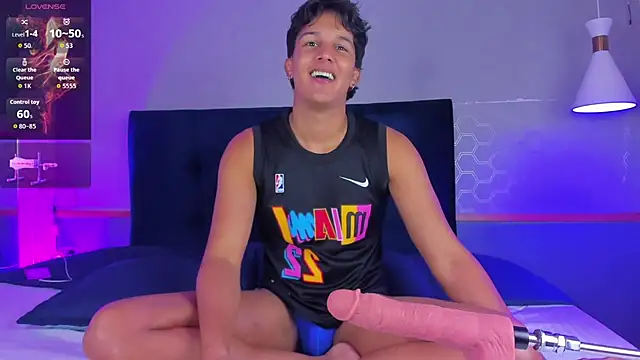 Leo Savage  online show from September 2025 04:17:02 AM