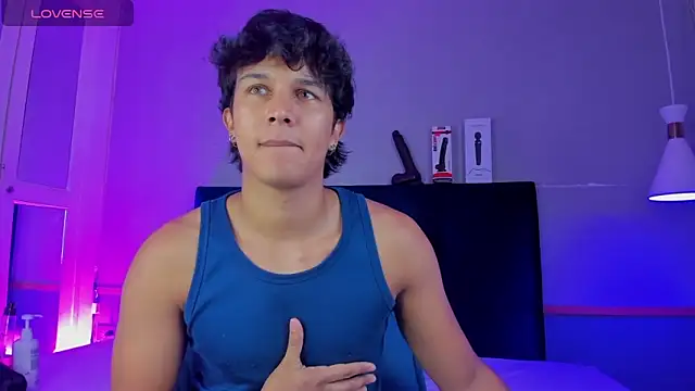 Leo Savage  online show from November 2025 03:45:02 AM