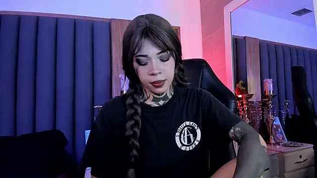 misstomie  online show from February 2026 07:12:02 PM