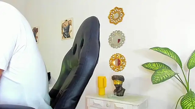  Tarekk  online show from September 2025 01:47:01 PM