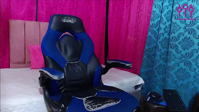 ximena butterfly2 online show from April 2026 11:48:01 PM