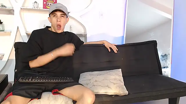 THREE GUYS HOT online show from November 2025 07:16:02 PM