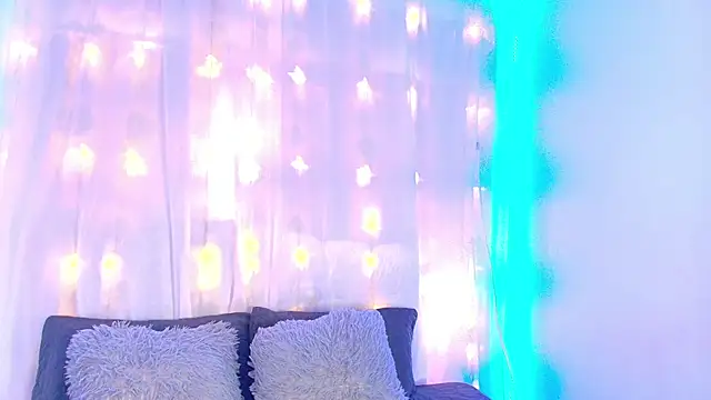 Snapshot of LilyRousee chatting on November 2025 06:15:01 PM LilyRousee online show from November 2025 06:15:01 PM