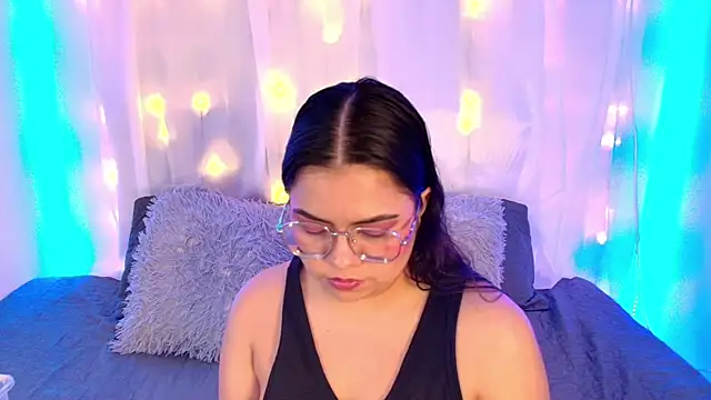 Snapshot of LilyRousee chatting on November 2025 12:54:01 AM LilyRousee online show from November 2025 12:54:01 AM