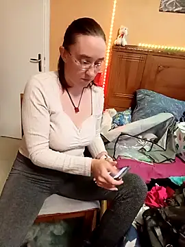 Sophierob1 online show from September 2025 06:17:01 AM