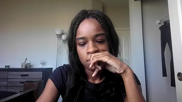 Snapshot of Marlowlovee chatting on September 2025 05:01:02 PM Marlowlovee online show from September 2025 05:01:02 PM