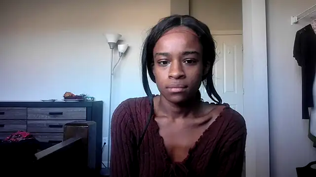 Snapshot of Marlowlovee chatting on October 2025 03:23:02 PM Marlowlovee online show from October 2025 03:23:02 PM