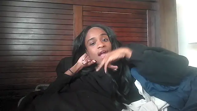 Snapshot of Marlowlovee chatting on October 2025 12:27:01 AM Marlowlovee online show from October 2025 12:27:01 AM