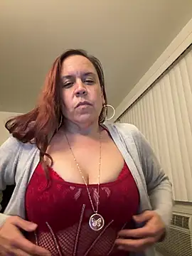 Snapshot of AustinandTaraHtx chatting on September 2025 06:35:02 AM AustinandTaraHtx online show from September 2025 06:35:02 AM