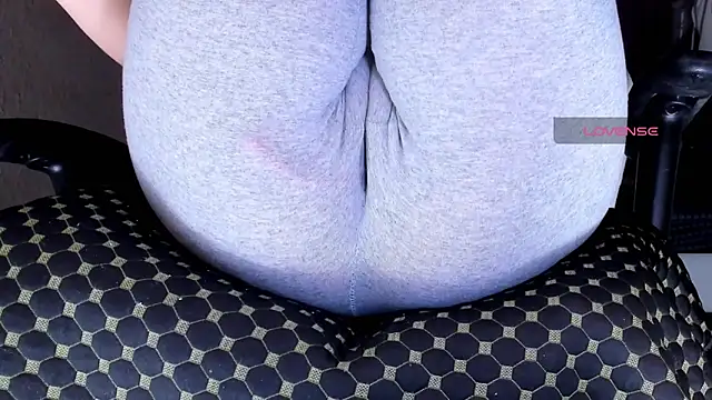 Cameltoe squirt inPants online show from February 2026 12:12:01 PM