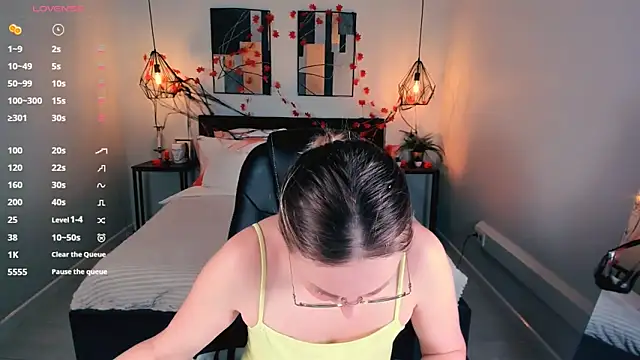 Lexi terele online show from October 2025 06:48:01 AM