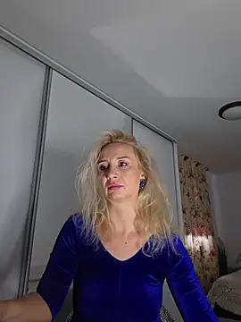 merlyn4 online show from November 2025 08:33:02 AM