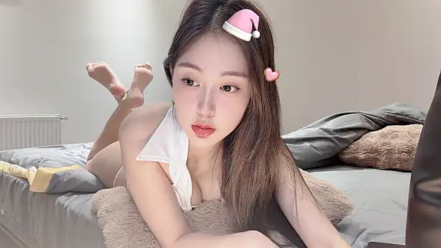 Snapshot of Aquarius-002 chatting on October 2025 01:40:02 PM Aquarius-002 online show from October 2025 01:40:02 PM