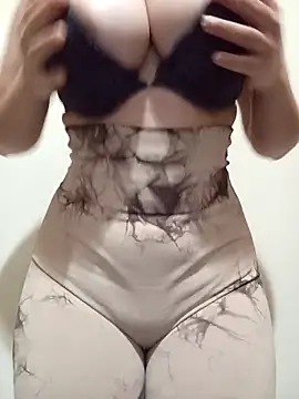 Snapshot of AsilAbid chatting on February 2026 09:28:01 AM AsilAbid online show from February 2026 09:28:01 AM