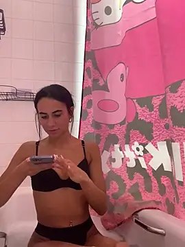 itsyourgirltee online show from October 2025 07:59:01 PM