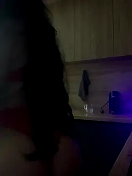 itsyourgirltee online show from December 2025 07:53:01 PM