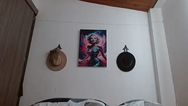 Crystal Star  online show from March 2026 01:05:01 PM