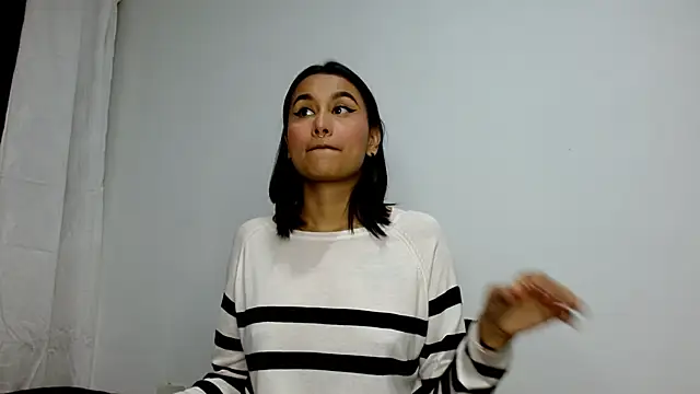 Gia Lee online show from September 2025 02:45:01 AM