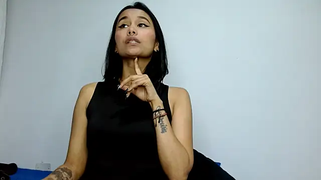 Gia Lee online show from October 2025 02:42:02 AM