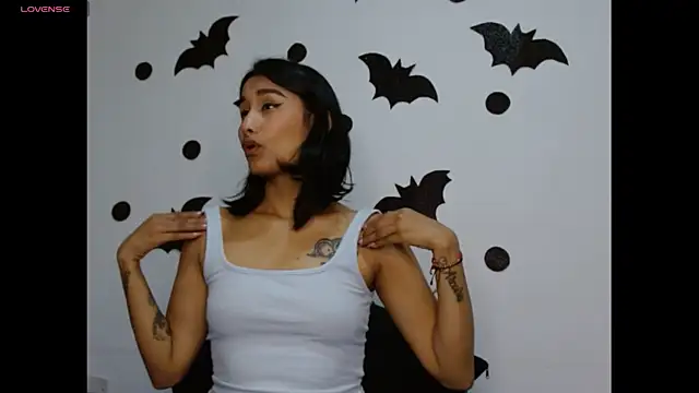 Gia Lee online show from October 2025 02:28:01 AM