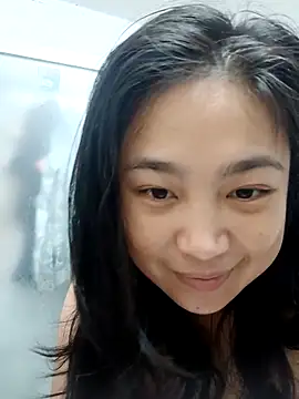 Snapshot of Minn-cute chatting on September 2025 11:43:01 AM Minn-cute online show from September 2025 11:43:01 AM