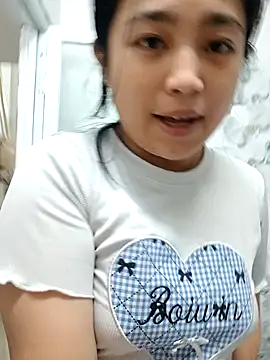 Snapshot of Minn-cute chatting on September 2025 11:00:01 AM Minn-cute online show from September 2025 11:00:01 AM