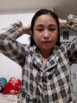 Snapshot of Minn-cute chatting on September 2025 01:12:02 PM Minn-cute online show from September 2025 01:12:02 PM