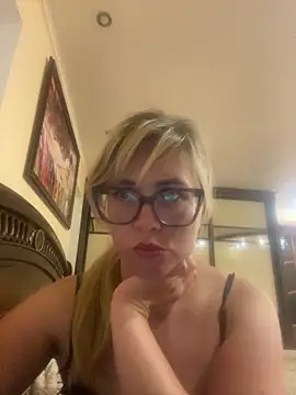 Crystal00Girl online show from September 2025 09:16:01 PM