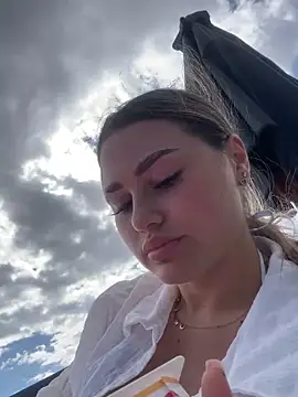 KayaAzur online show from September 2025 08:08:01 AM