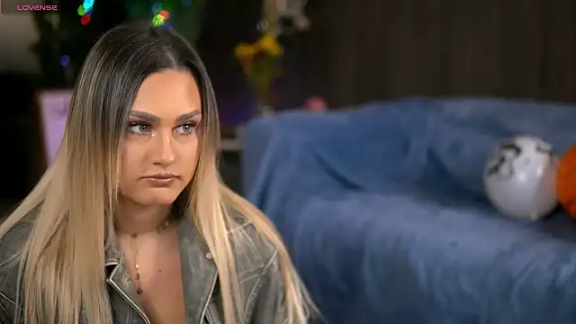 KayaAzur online show from October 2025 05:41:02 AM