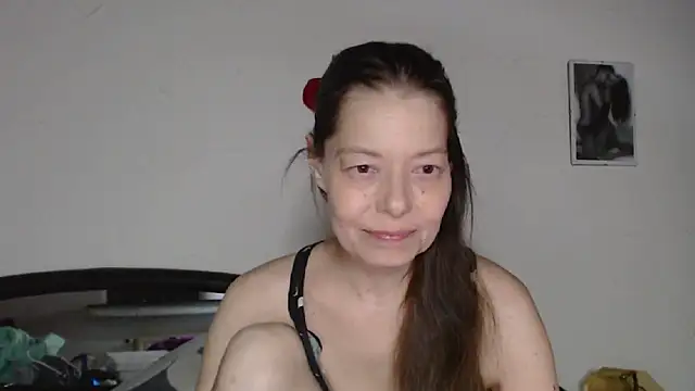 Snapshot of SexySarah177 chatting on February 2026 09:15:02 PM SexySarah177 online show from February 2026 09:15:02 PM