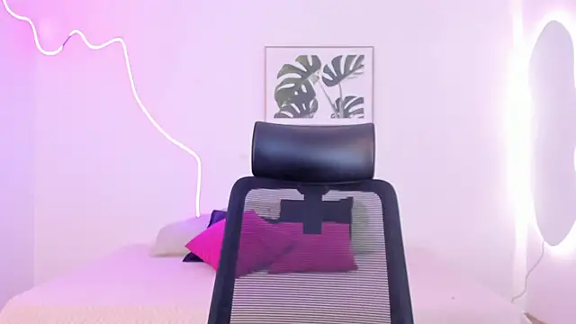 Cherrydollxx online show from October 2025 01:34:01 PM