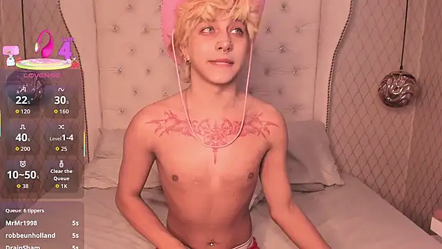 Snapshot of OliIverr22 chatting on October 2025 01:22:02 PM OliIverr22 online show from October 2025 01:22:02 PM