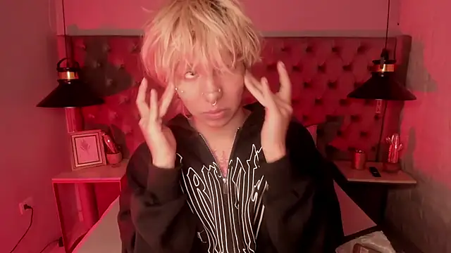 Snapshot of OliIverr22 chatting on December 2025 02:56:02 PM OliIverr22 online show from December 2025 02:56:02 PM