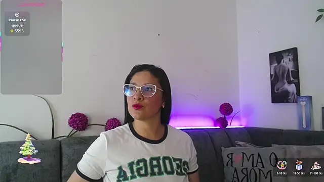 Snapshot of Alana_steel_1 chatting on February 2026 07:30:02 PM Alana steel 1 online show from February 2026 07:30:02 PM