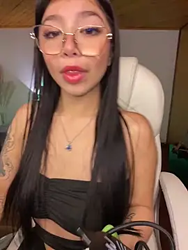 Maddy Piink online show from November 2025 10:37:01 PM