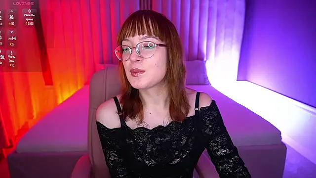 Pixie Peachh online show from November 2025 01:33:02 PM