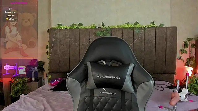 LanaMills  online show from March 2026 05:41:02 AM